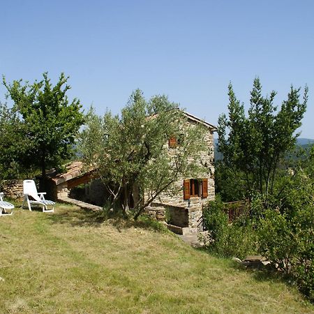 Classy Holiday Home In Les Vans With Pool Chambonas Kültér fotó