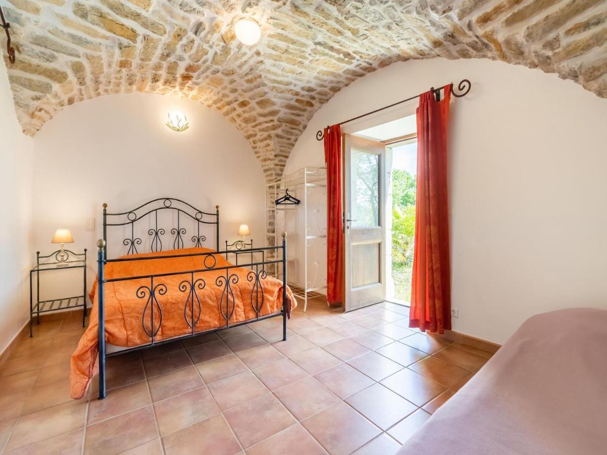 Classy Holiday Home In Les Vans With Pool Chambonas Kültér fotó