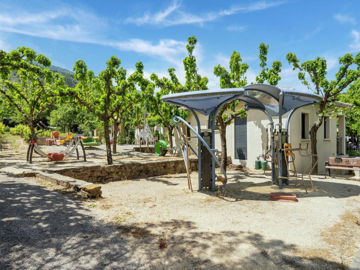 Classy Holiday Home In Les Vans With Pool Chambonas Kültér fotó