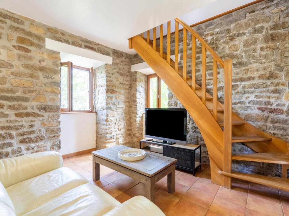 Classy Holiday Home In Les Vans With Pool Chambonas Kültér fotó