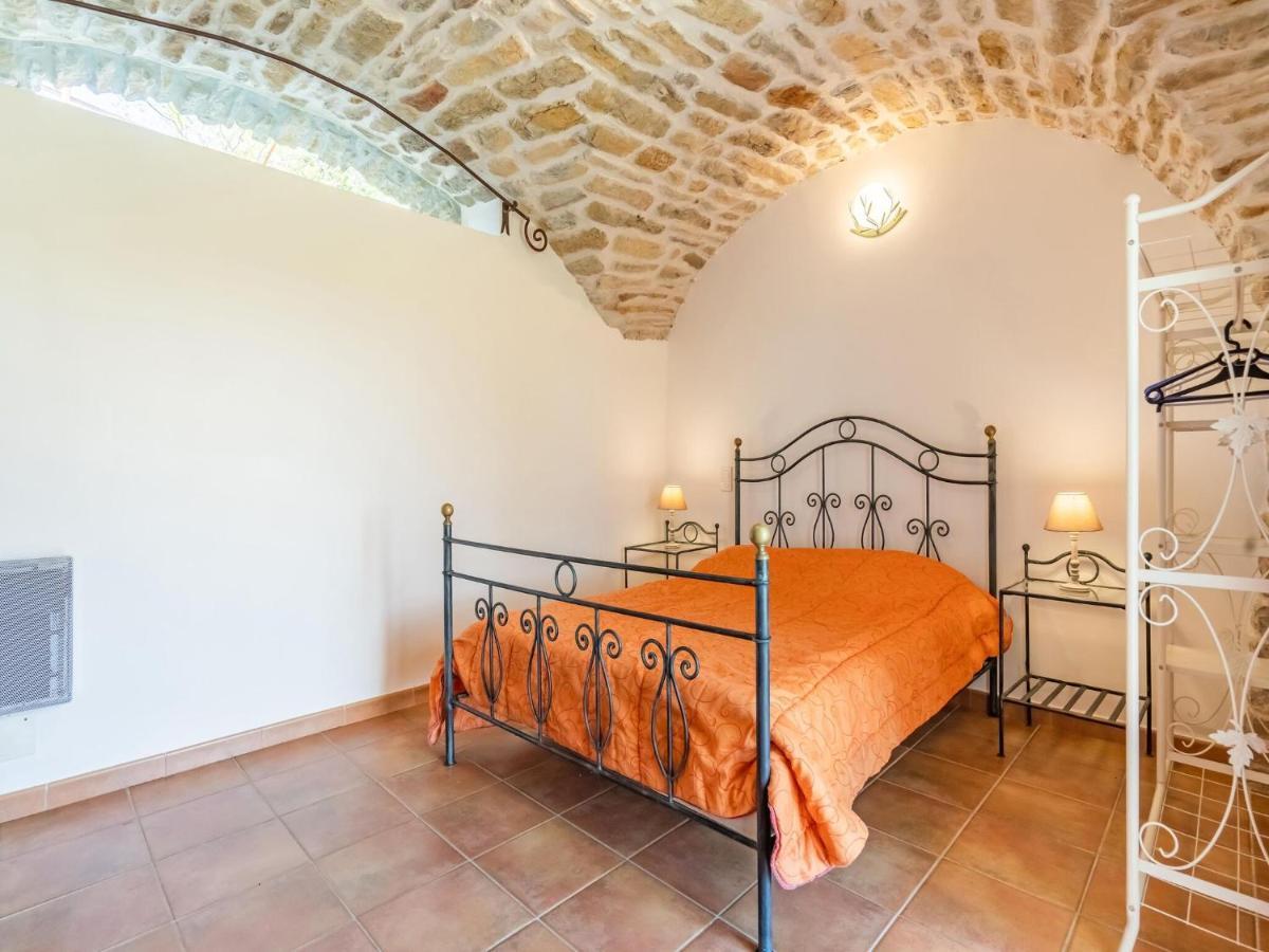 Classy Holiday Home In Les Vans With Pool Chambonas Kültér fotó